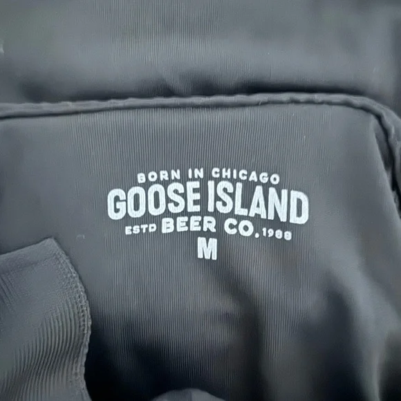 Goose Island “Beer Hug” black nylon polo shirt. Size M. EUC - Picture 3 of 4